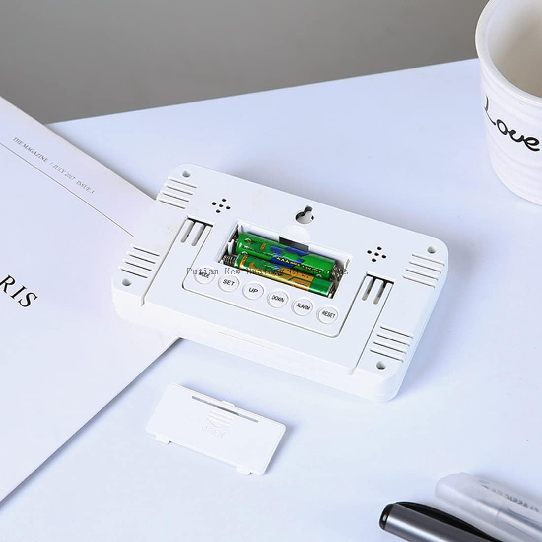 Multi-Functional Electronic Alarm Clock: Simple Style, Luminous Display, Perfect for Students & Bedside Use - No Batteries Required!