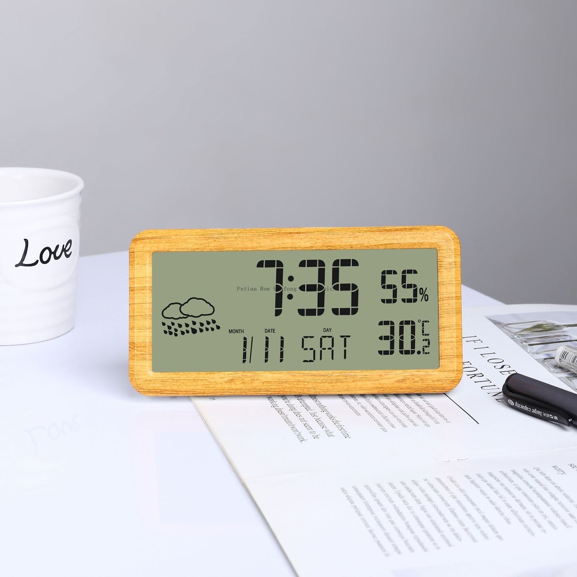 Smart Cute Digital Alarm Clock Snooze Wake Up Desk Clock Night Stand Clock Digital Bedside Tables Wood Alarm Clock